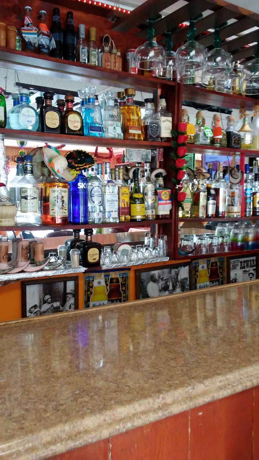 El Caporal | restaurant | 622 Washington St, Waukegan, IL 60085, USA | 8473369329 OR +1 847-336-9329