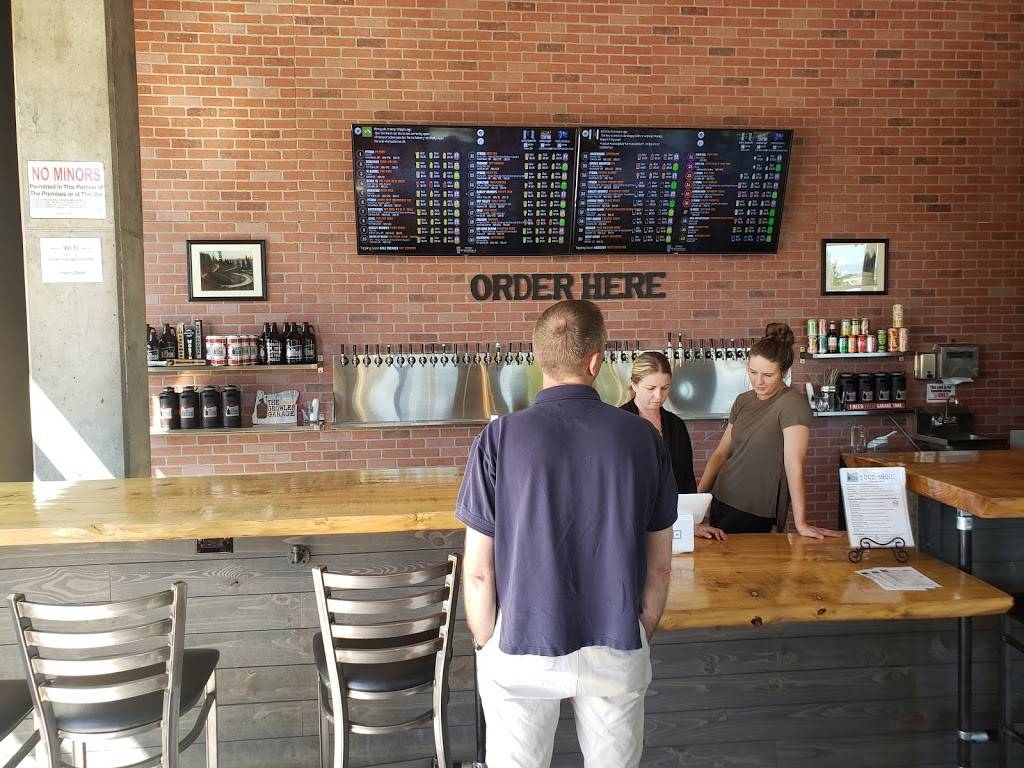 The Growler Garage | restaurant | 1837 Pacific Ave Suite 133, Forest Grove, OR 97116, USA | 5033725648 OR +1 503-372-5648