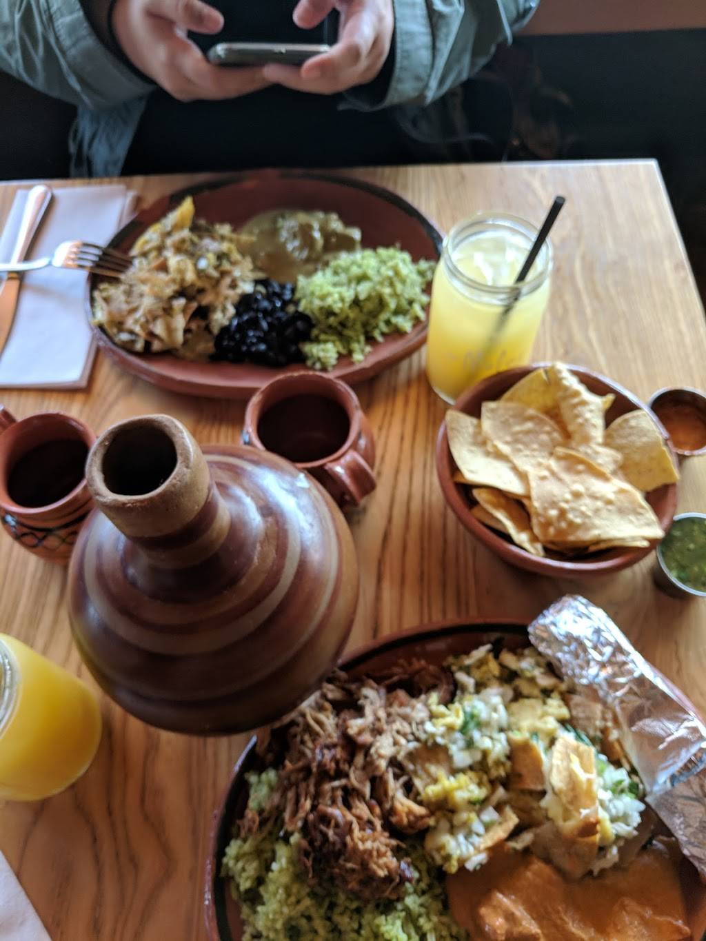 Los Moles Beer Garden | restaurant | 6120 Potrero Ave, El Cerrito, CA 94530, USA | 5102304855 OR +1 510-230-4855