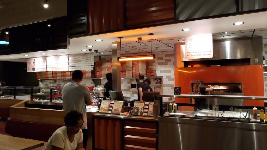 Blaze Pizza | meal takeaway | 980 W Eisenhower Pkwy, Ann Arbor, MI 48103, USA | 7342158078 OR +1 734-215-8078