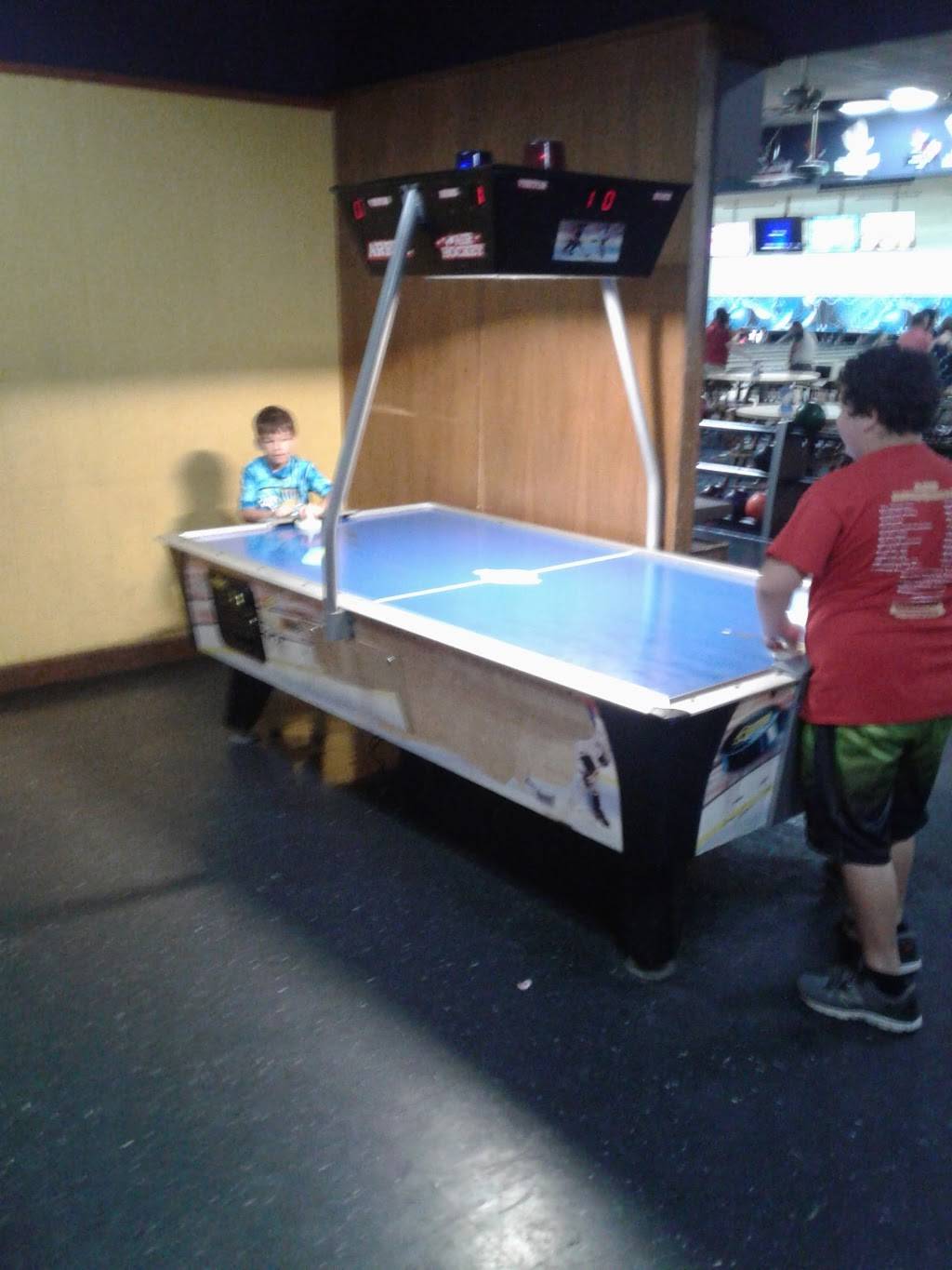 Petro Bowl | night club | 630 Petro Point Dr, Lake Charles, LA 70607, USA | 3374777554 OR +1 337-477-7554