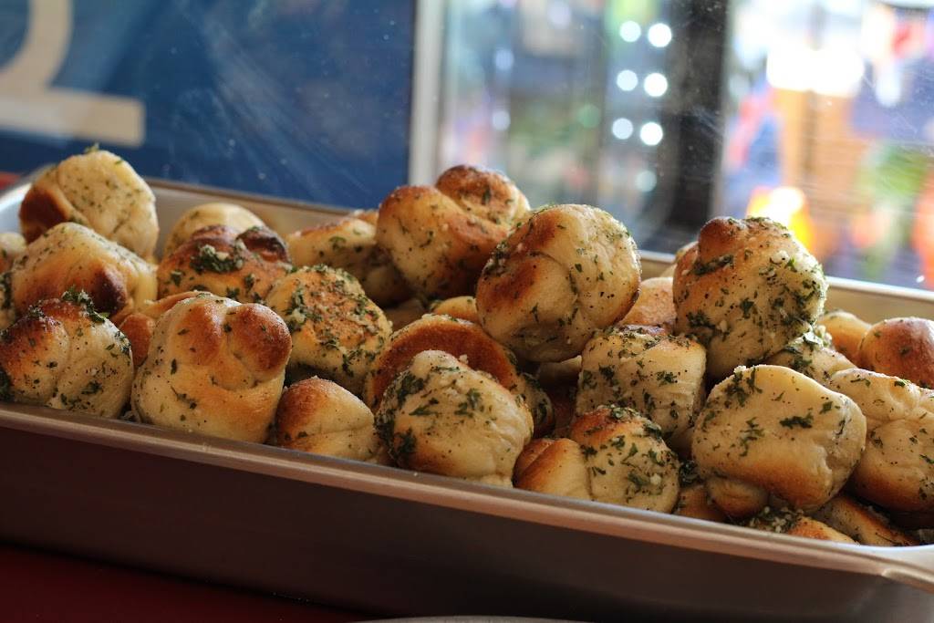 Italian Style Pizza & Pasta | restaurant | 1940 Delmar Dr, Folcroft, PA 19032, USA | 6105865555 OR +1 610-586-5555