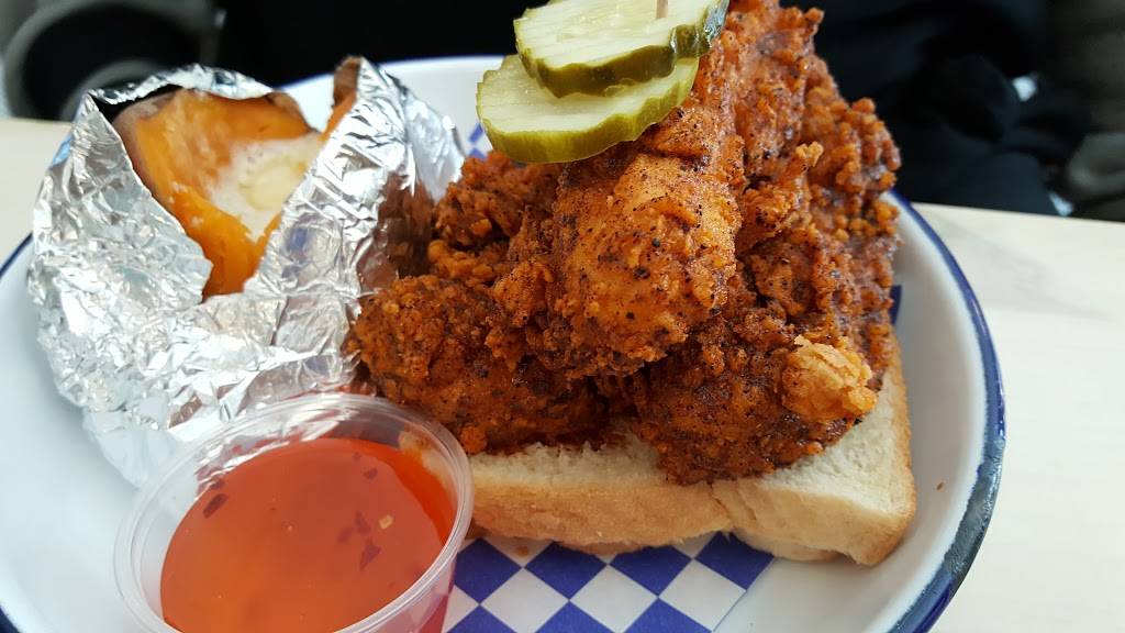 Royals Hot Chicken | restaurant | 736 E Market St, Louisville, KY 40202, USA | 5029197068 OR +1 502-919-7068