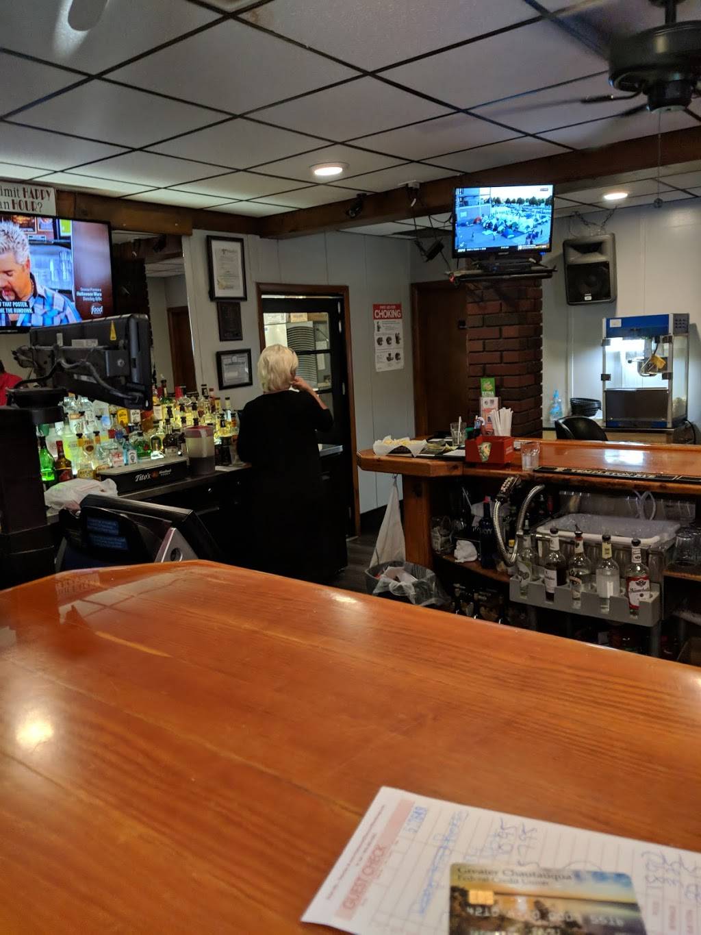 Freds | restaurant | 22 Water St, Fredonia, NY 14063, USA | 7166726999 OR +1 716-672-6999