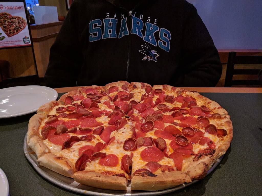 Round Table Pizza | meal delivery | 1515 Mitchell Rd, Ceres, CA 95307, USA | 2095411177 OR +1 209-541-1177