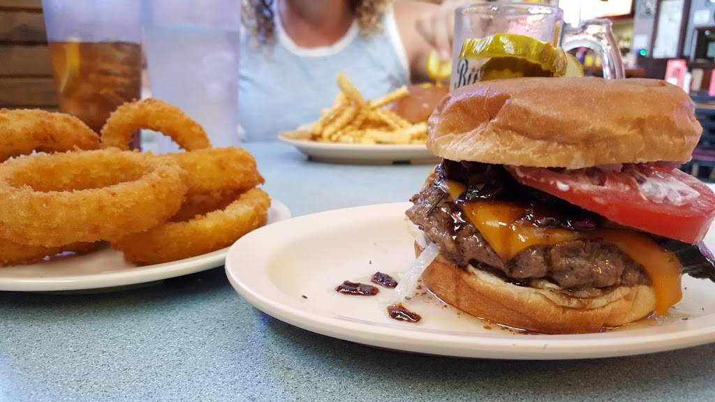 Busters Place | restaurant | 1615 NW Broad St, Murfreesboro, TN 37129, USA | 6158955464 OR +1 615-895-5464