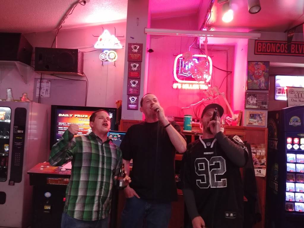 Finish Line Lounge | night club | 1812 E Monument St, Colorado Springs, CO 80909, USA | 7196349870 OR +1 719-634-9870