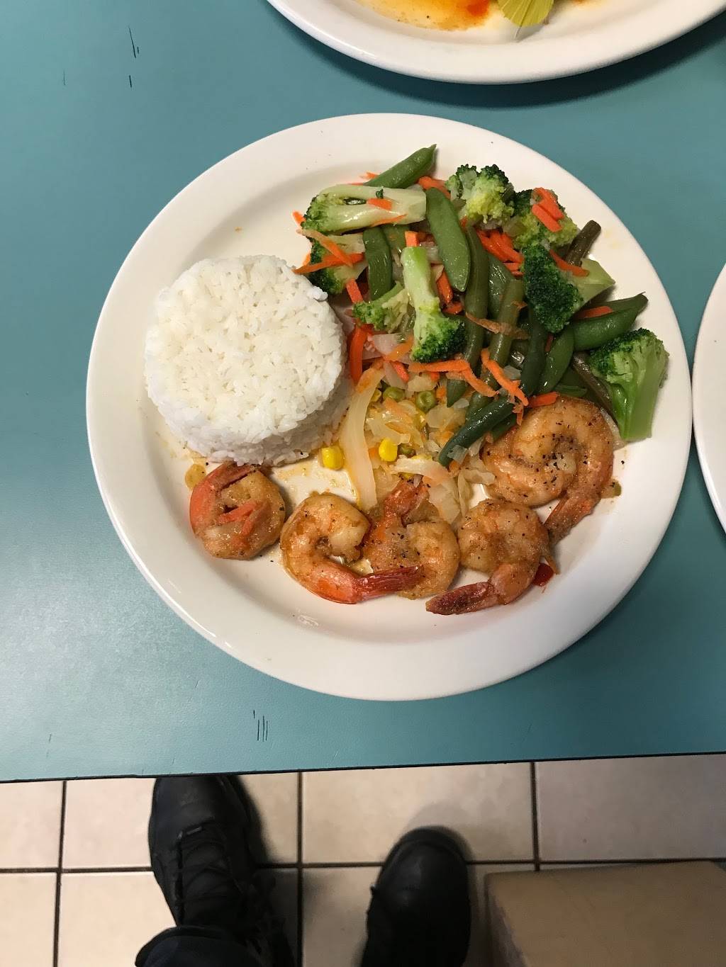 Downs River Restaurant | restaurant | 517 Stanley Ave, Brooklyn, NY 11207, USA | 7182724646 OR +1 718-272-4646