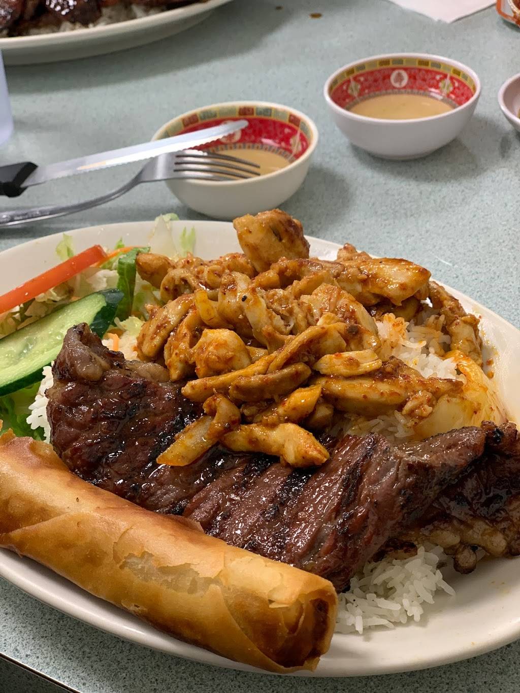 Saigon Noodle House | restaurant | 45-1151 Kamehameha Hwy D, Kaneohe, HI 96744, USA | 8082356107 OR +1 808-235-6107