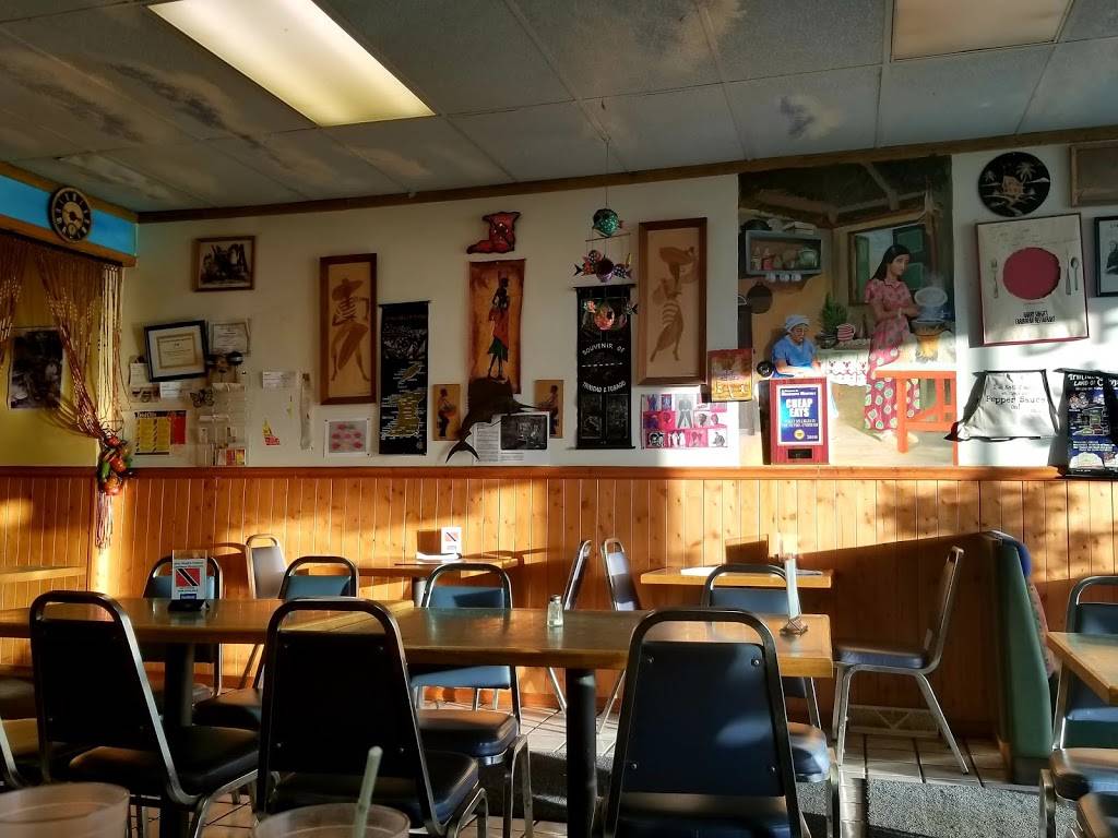 Harry Singhs Original Caribbean Restaurant | restaurant | 2653 Nicollet Ave, Minneapolis, MN 55408, USA | 6127296181 OR +1 612-729-6181