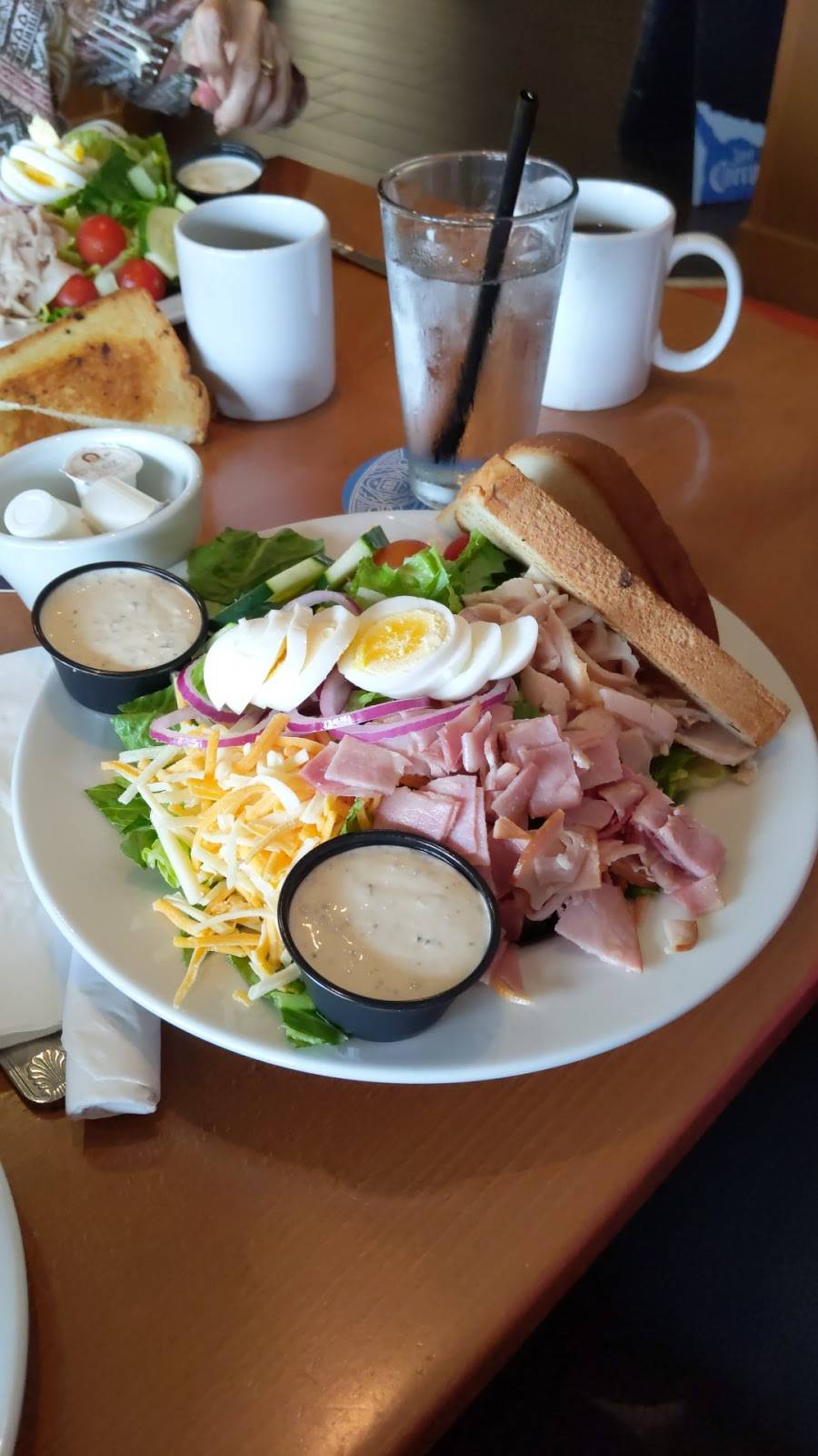 Urban Elk Bar & Restaurant | restaurant | 2013 S Cedar St, Tacoma, WA 98405, USA | 2533436090 OR +1 253-343-6090