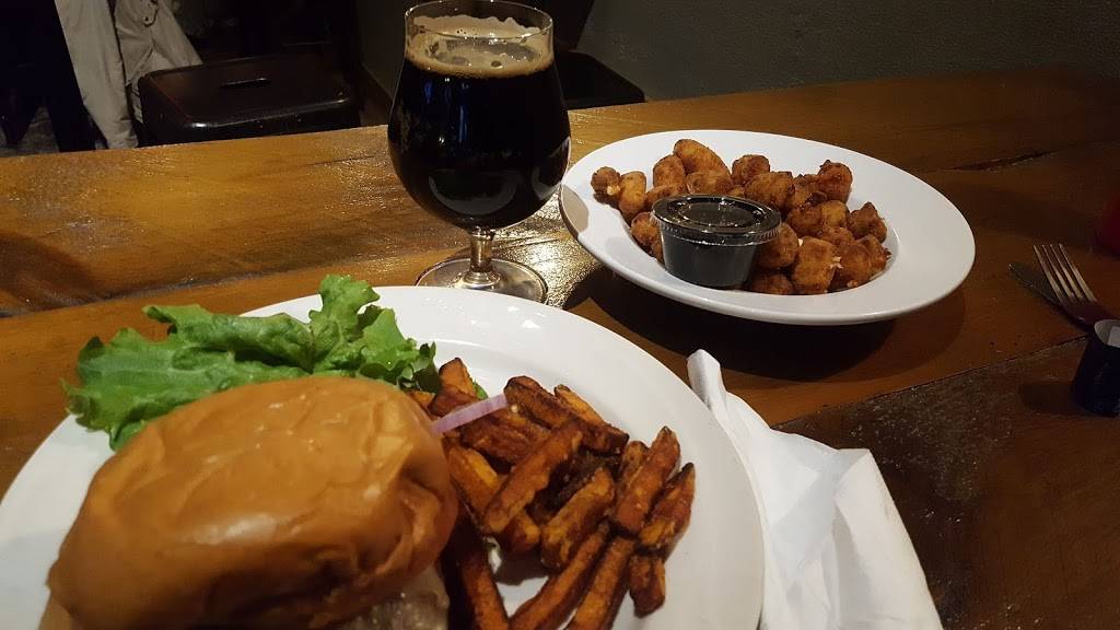 2nd & Main Coffeehouse & Pub | restaurant | 92 E Main St, Platteville, WI 53818, USA | 6083484303 OR +1 608-348-4303