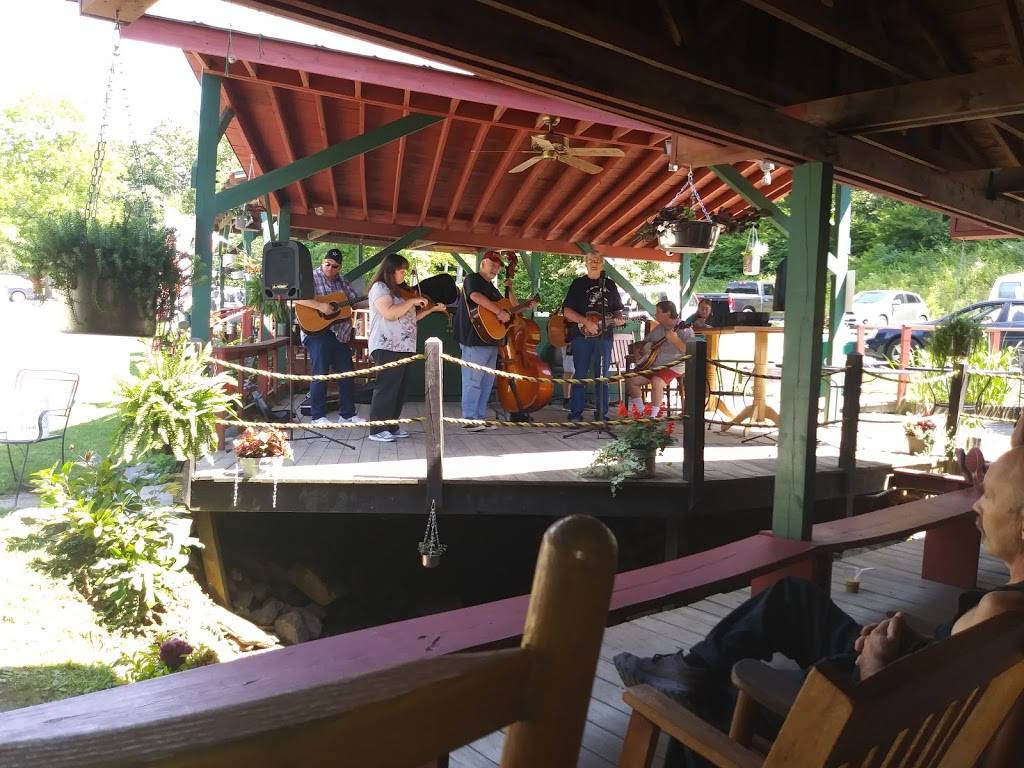 Shatley Springs | restaurant | 407 Shatley Springs Rd, Crumpler, NC 28617, USA | 3369822236 OR +1 336-982-2236