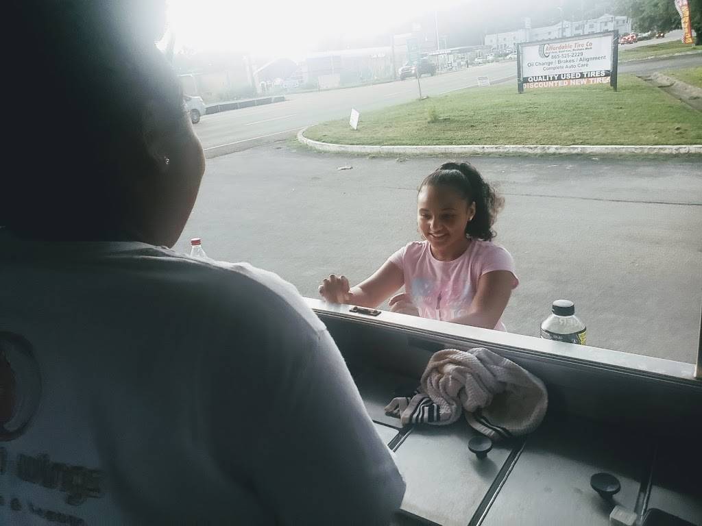 Platinum wings | restaurant | 113 Walker Springs Rd, Knoxville, TN 37923, USA | 8654434773 OR +1 865-443-4773