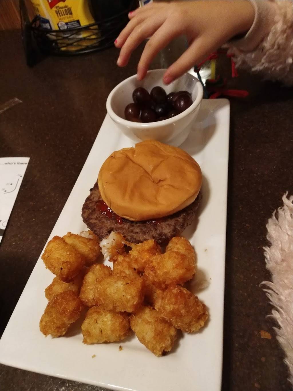 Highstrike Grill | restaurant | 4505 39th Ave SW, Seattle, WA 98116, USA | 2069374050 OR +1 206-937-4050