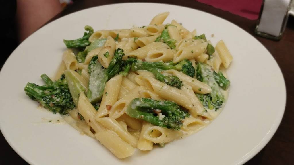 D lux Diner | restaurant | 14 Crystal Run Crossing, Wallkill, NY 12589, USA | 8456927577 OR +1 845-692-7577