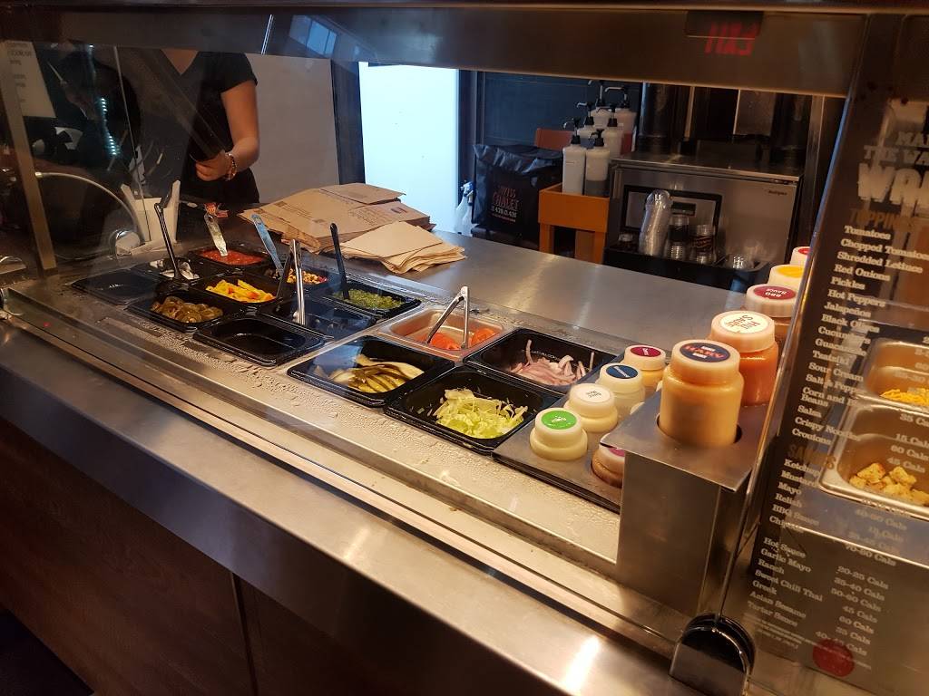 Harveys | restaurant | 266 Queens Quay W, Toronto, ON M5J 1B5, Canada | 4165967292 OR +1 416-596-7292