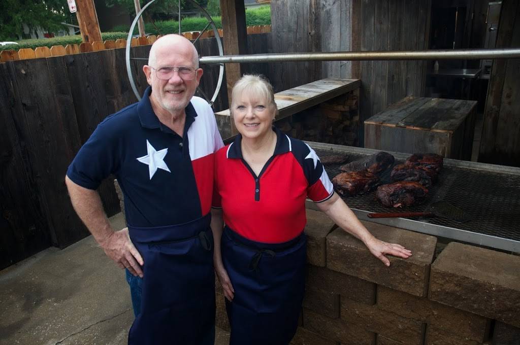 Dances BBQ | restaurant | 1707 South St, Leesburg, FL 34748, USA | 3528018885 OR +1 352-801-8885