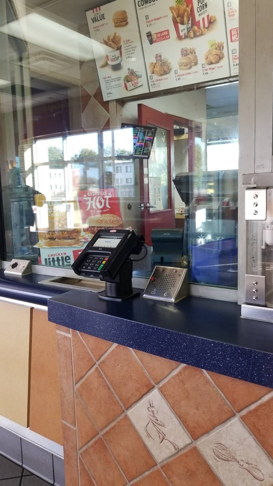 KFC | restaurant | 7508 S Lafayette Ave, Chicago, IL 60620, USA | 7739527325 OR +1 773-952-7325