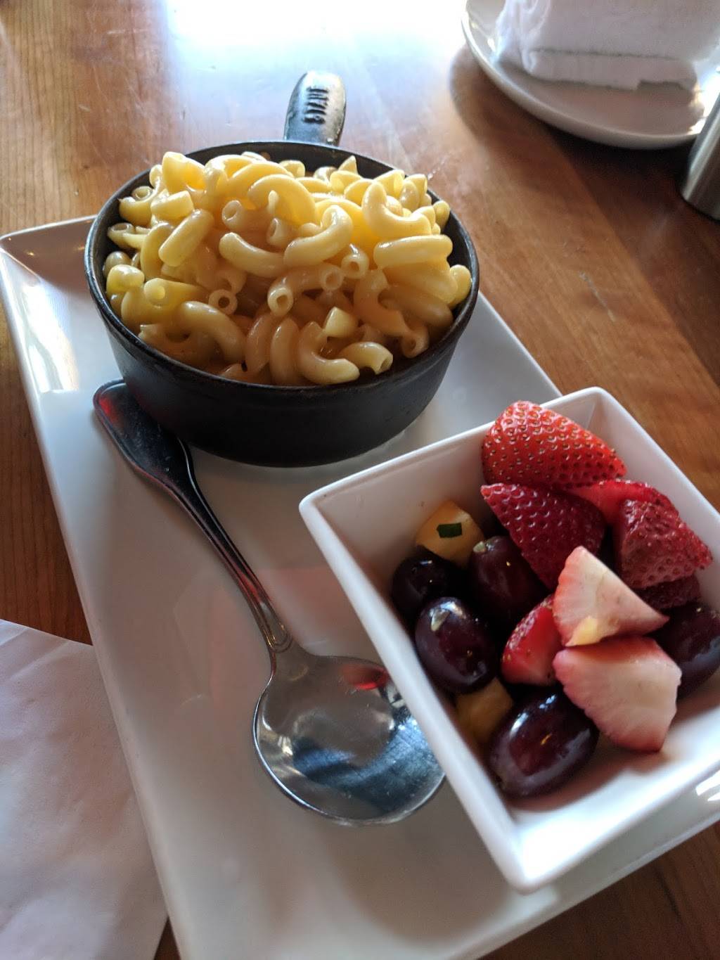 Redstone American Grill | restaurant | 20 3rd Ave, Burlington, MA 01803, USA | 7812290330 OR +1 781-229-0330