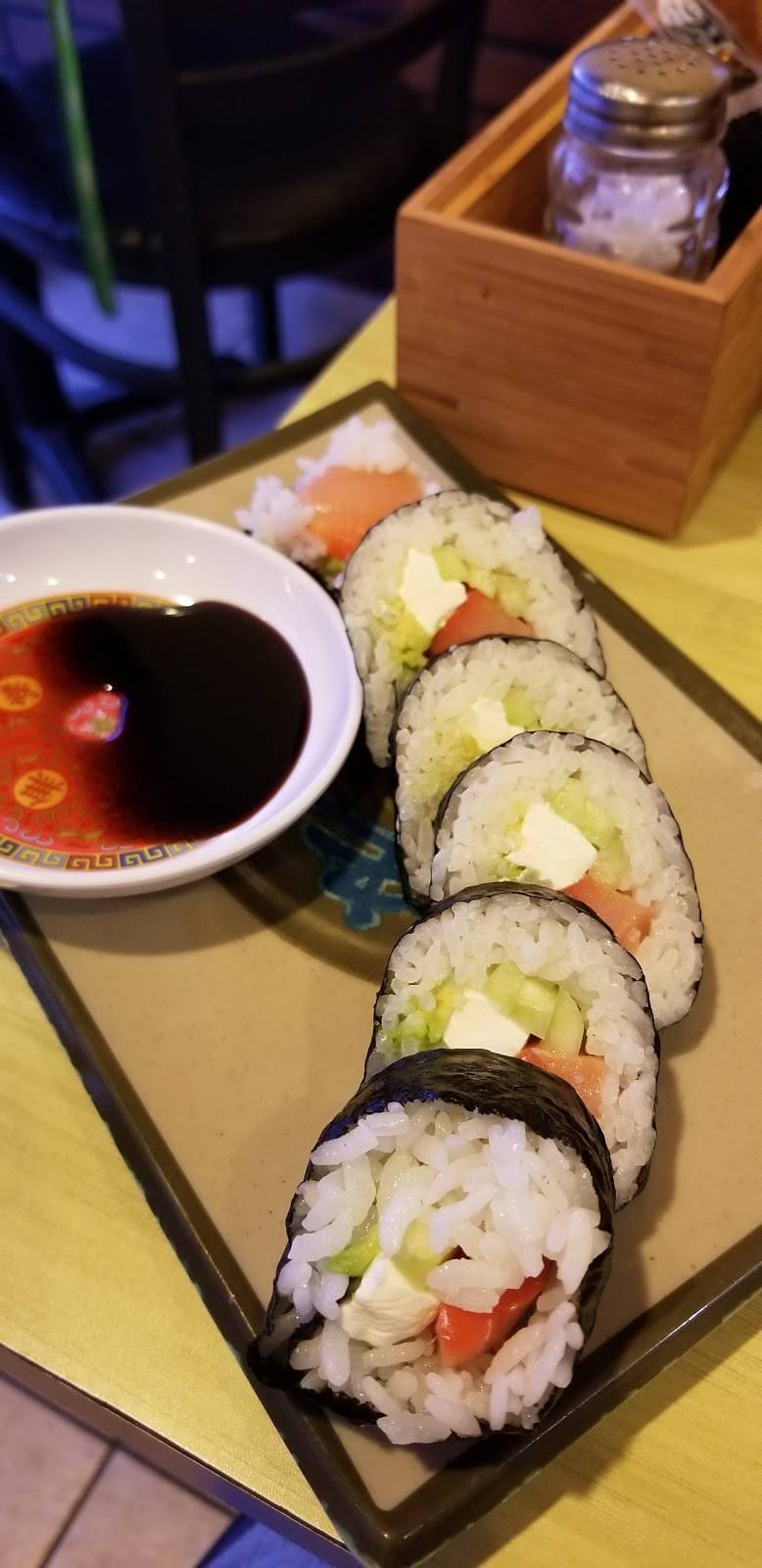 Wok N Roll | restaurant | 1071 W Round Grove Rd, Lewisville, TX 75067, USA | 2144885296 OR +1 214-488-5296