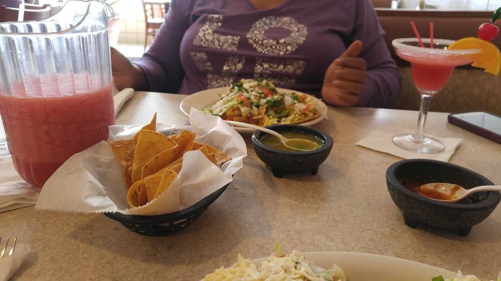Fiesta Tapatia Restaurant | restaurant | 2752 W Cermak Rd, Chicago, IL 60608, USA | 7735230037 OR +1 773-523-0037