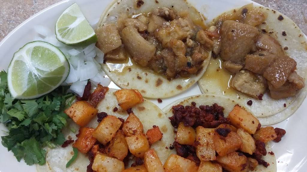 Taqueria y Carniceria Guanajuato | restaurant | 2962 Walnut Hill Ln, Dallas, TX 75229, USA | 2143660877 OR +1 214-366-0877