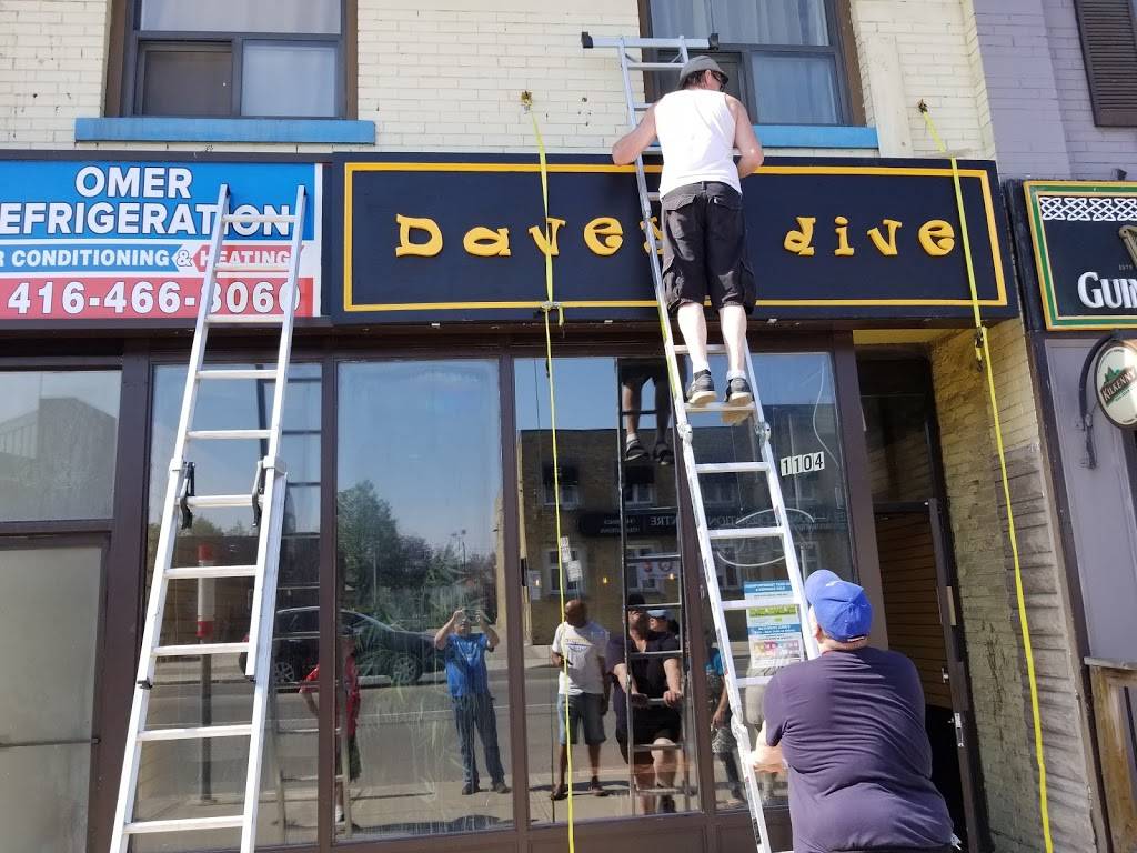 Daveys Dive | restaurant | 1104 Danforth Ave, Toronto, ON M4J 1M3, Canada | 6473502424 OR +1 647-350-2424