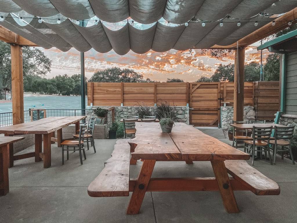 HOOKd Bar and Grill | restaurant | 2225 CA-154, Santa Barbara, CA 93105, USA | 8053508351 OR +1 805-350-8351