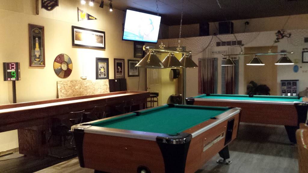 Hot Shots Tavern | restaurant | 137 Kent St, Portland, MI 48875, USA | 5176479959 OR +1 517-647-9959