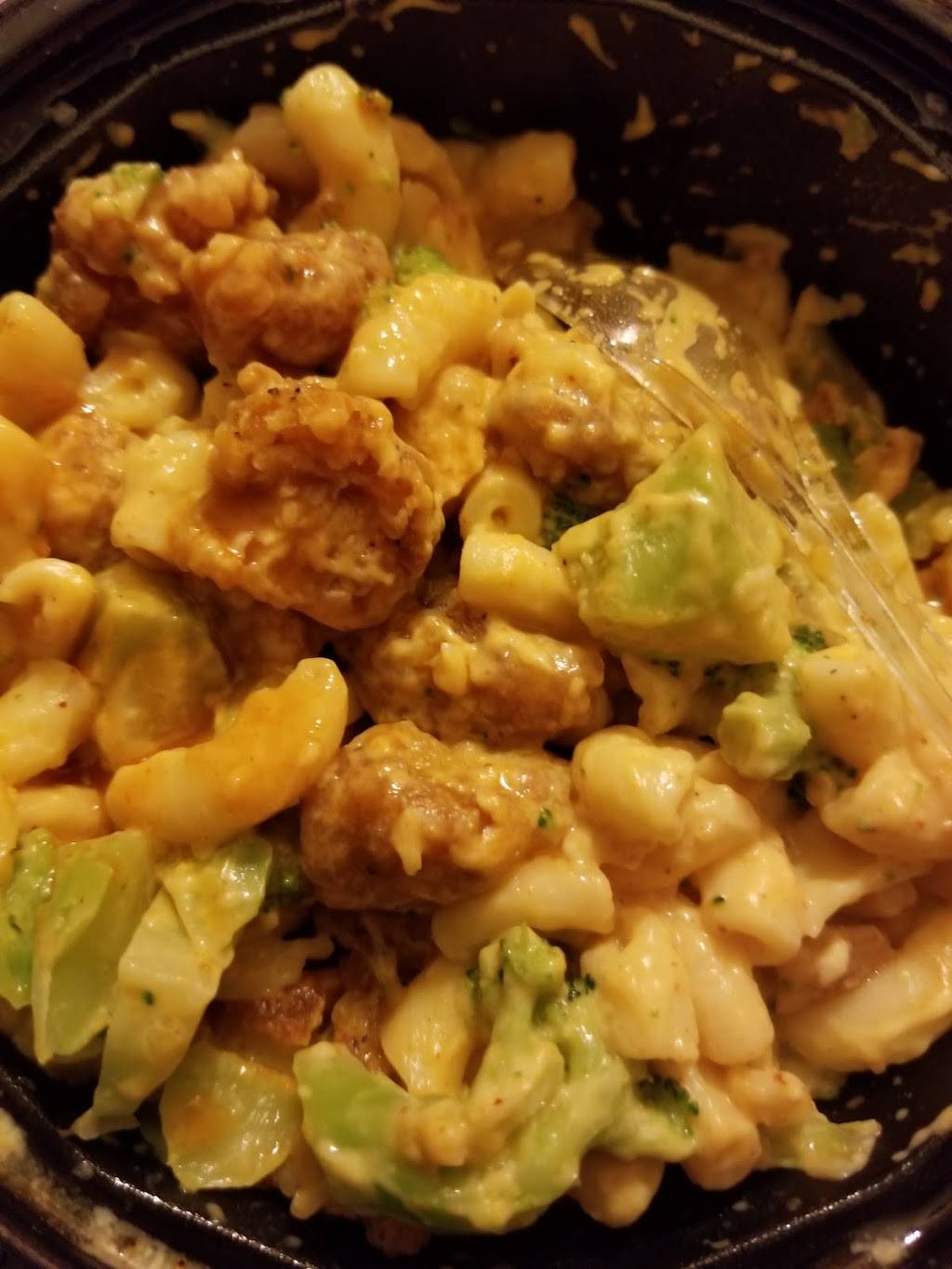 KFC | restaurant | 6362 3 Mile Rd, Bay City, MI 48706, USA | 9899224991 OR +1 989-922-4991