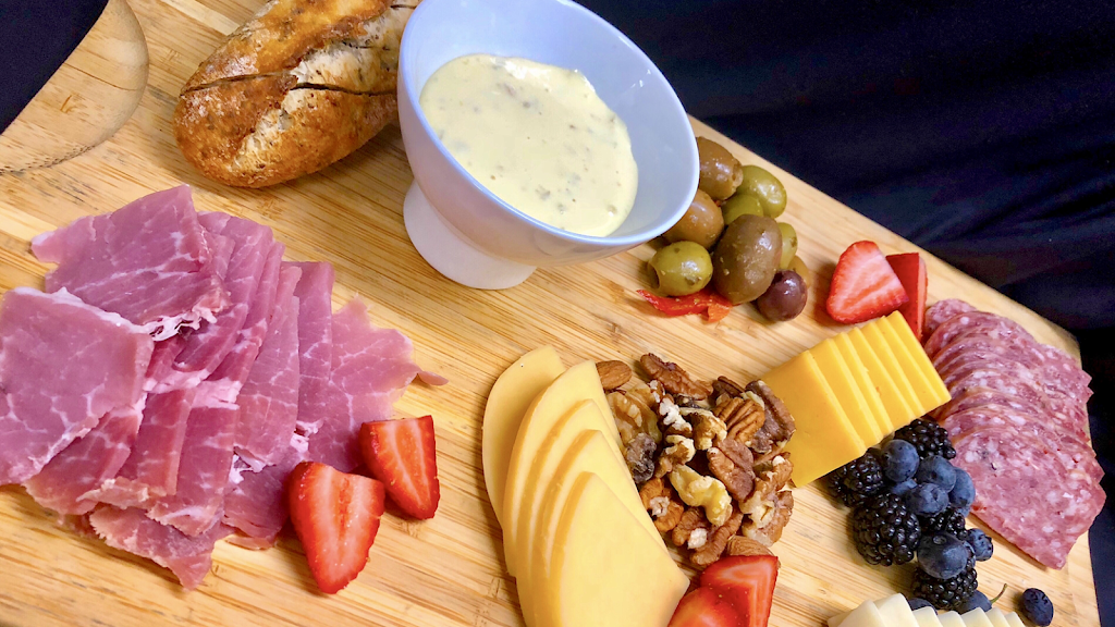 Wilders Lounge & Tapas | restaurant | 2639 S Oneida St suite b, Appleton, WI 54915, USA | 9205742723 OR +1 920-574-2723