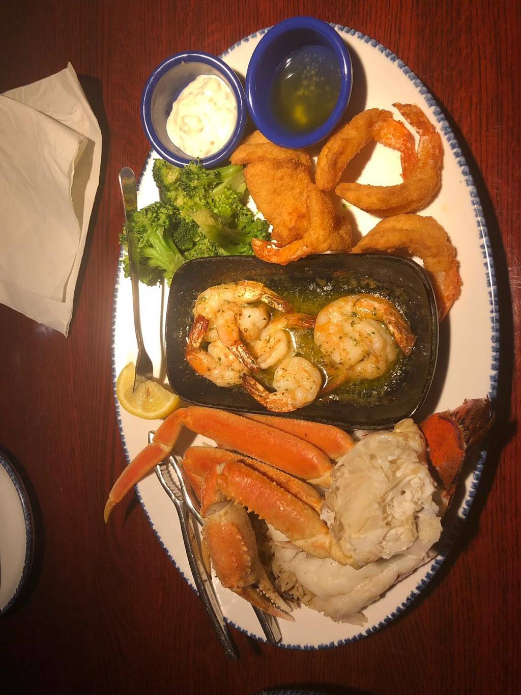 Red Lobster | restaurant | 88-01 Queens Blvd, Elmhurst, NY 11373, USA | 7187603050 OR +1 718-760-3050