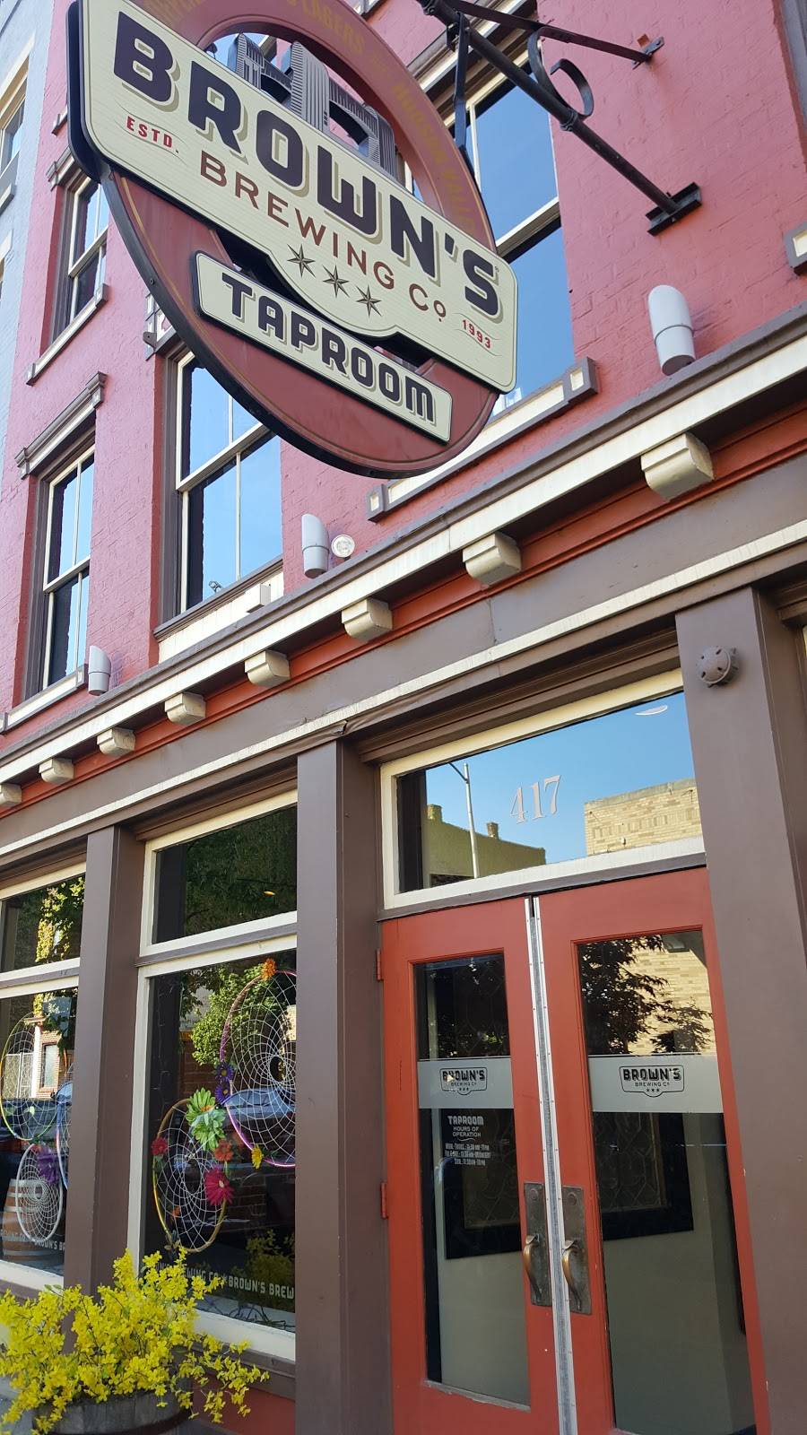 Browns Brewing Companys Troy Taproom | restaurant | 417 River St, Troy, NY 12180, USA | 5182732337 OR +1 518-273-2337