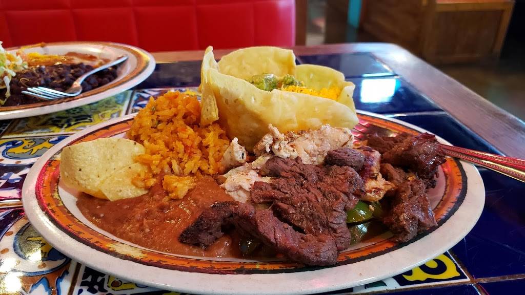 Rosas Café & Tortilla Factory | restaurant | 1275 S Loop 288, Denton, TX 76205, USA | 9403835700 OR +1 940-383-5700