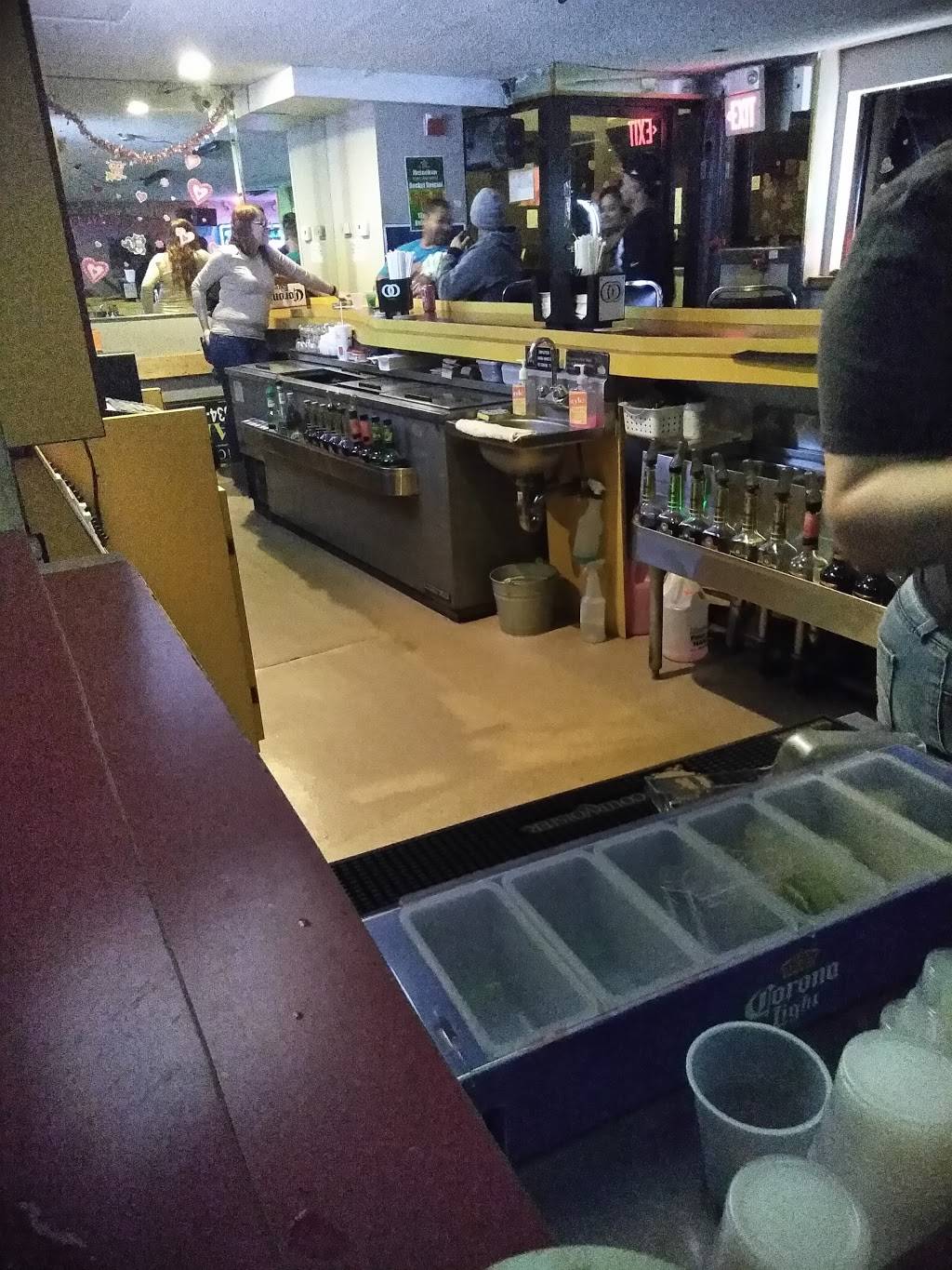 El Batey Bar & Restaurant | restaurant | 430 W Dauphin St, Philadelphia, PA 19133, USA | 2152797935 OR +1 215-279-7935