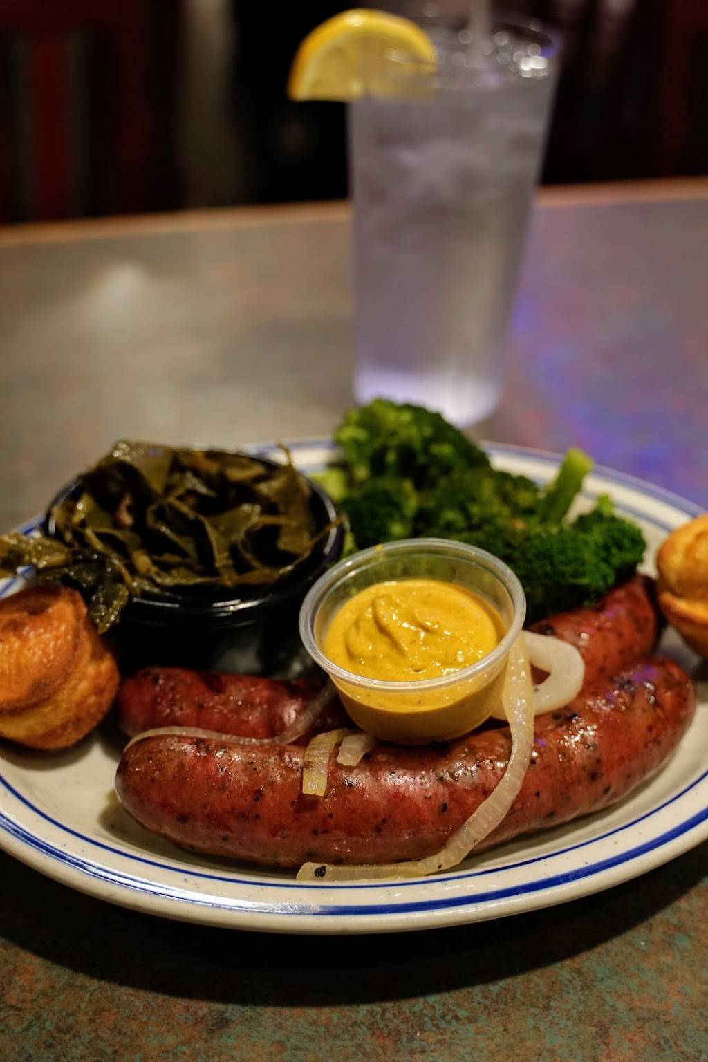 Red Hot & Blue Raleigh | restaurant | 6615 Falls of Neuse Rd, Raleigh, NC 27615, USA | 9198467427 OR +1 919-846-7427