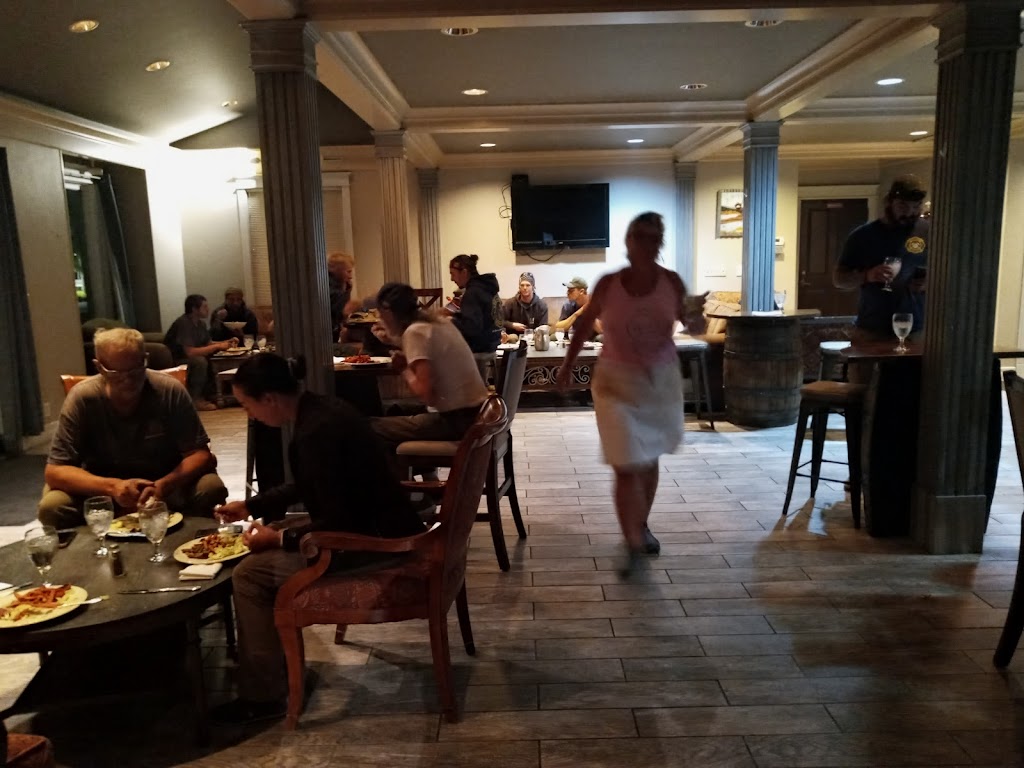 Chops Bistro | restaurant | 370 E Cascade Ave, Sisters, OR 97759, USA | 5415496015 OR +1 541-549-6015