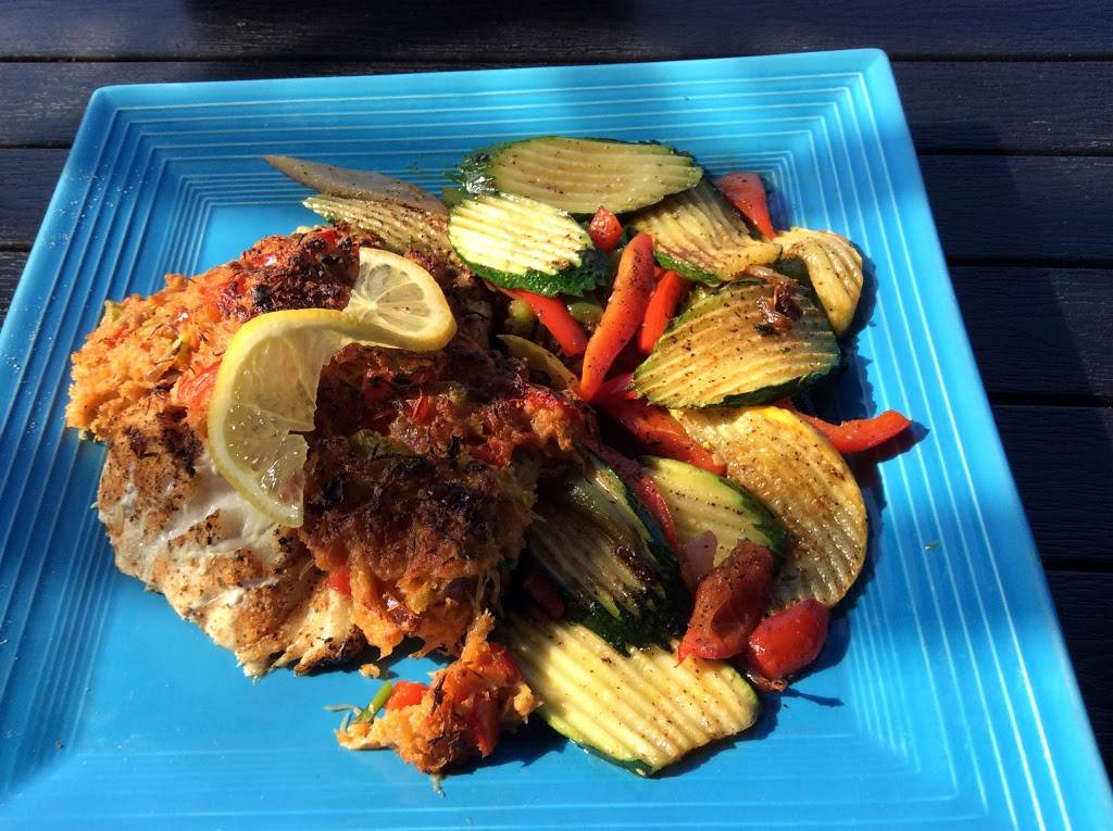 Inlet View Bar & Grill | restaurant | 1800 Village Point Rd SW, Shallotte, NC 28470, USA | 9107548439 OR +1 910-754-8439