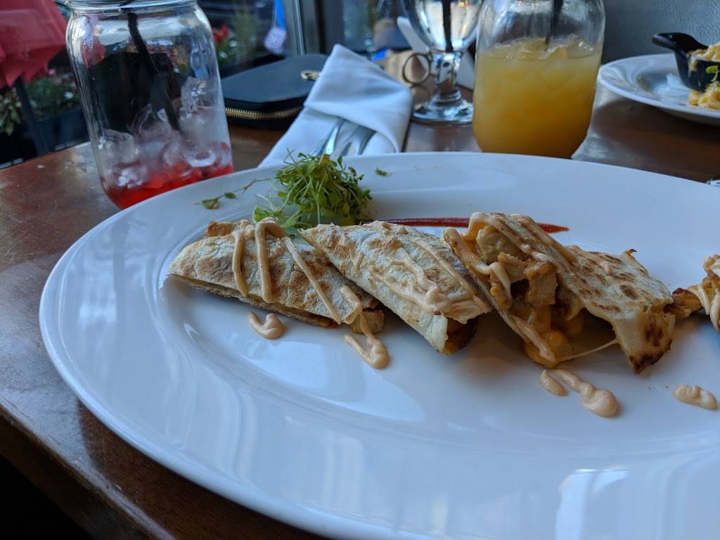 Altus Cafe | restaurant | 4325 Broadway, New York, NY 10033, USA | 2129281367 OR +1 212-928-1367