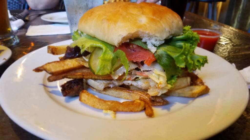 Crane Room Grille | restaurant | 3009 Wilmington Rd, New Castle, PA 16105, USA | 7246561553 OR +1 724-656-1553