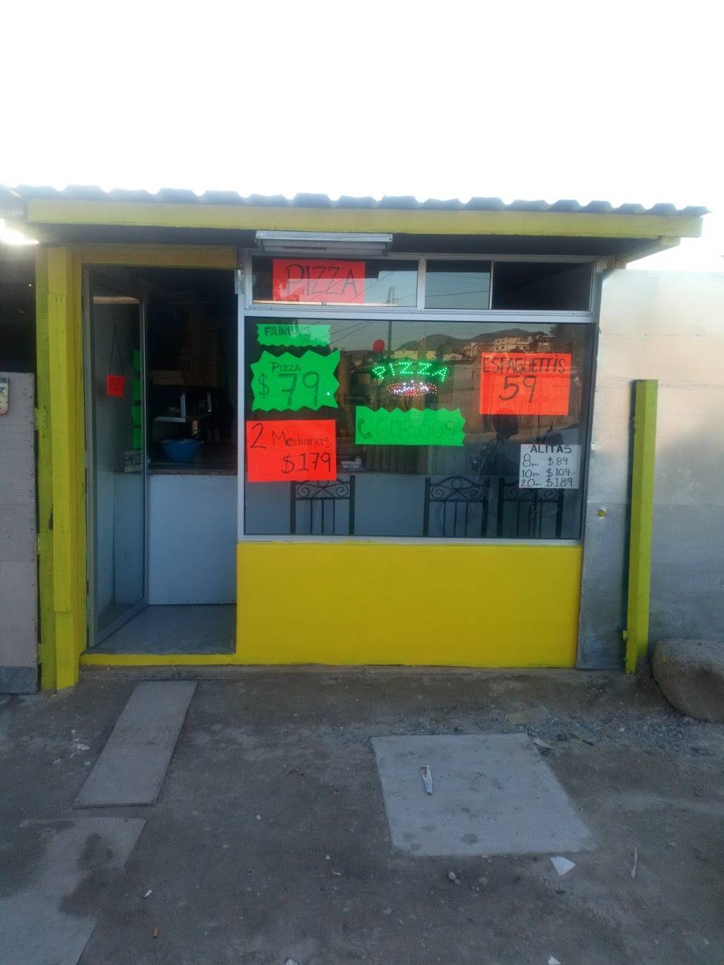 Familys pizza | restaurant | Ignacio aldama #9501 mariano matamoros, El Pipila, 22206 Tijuana, B.C., Mexico | 016646085509 OR +52 664 608 5509