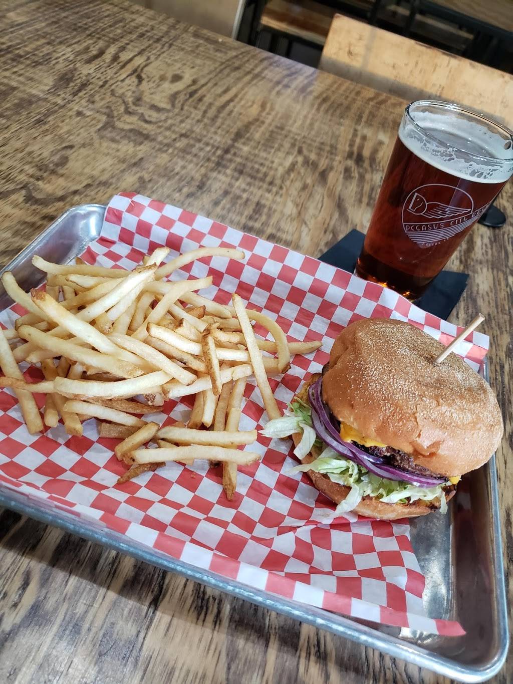 The Grind Burger Bar & Tap Room | restaurant | 7500 W Stacy Rd #150, McKinney, TX 75070, USA | 4696317330 OR +1 469-631-7330