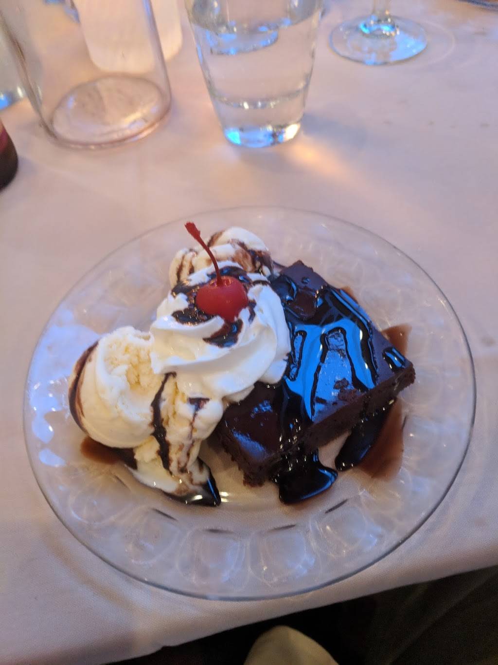 Willowtree Inn Restaurant | restaurant | 601 Ann St, Stroudsburg, PA 18360, USA | 5704760211 OR +1 570-476-0211