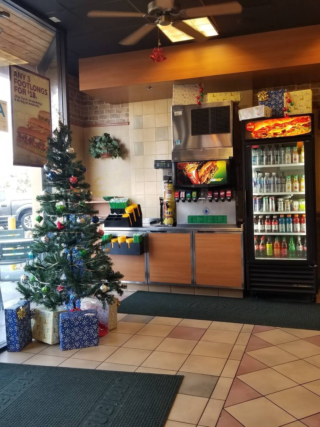 Subway Restaurants | restaurant | 21032 Victory Blvd, Woodland Hills, CA 91367, USA | 8183475825 OR +1 818-347-5825