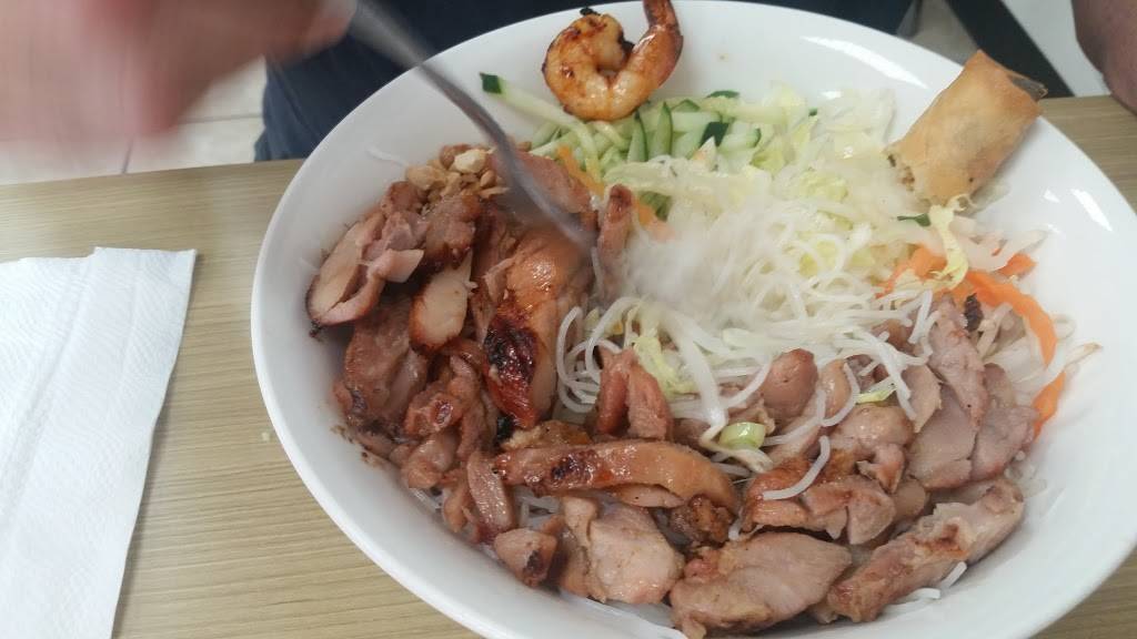 DT Noodle | restaurant | 5015 Foothills Blvd, Roseville, CA 95747, USA | 9167978883 OR +1 916-797-8883