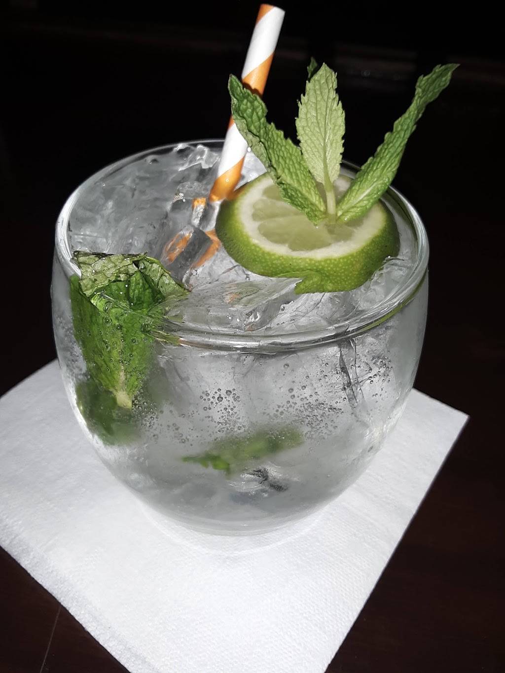 Churchills Food and Spirits | restaurant | 340 Saginaw St, Flint, MI 48502, USA | 8102383800 OR +1 810-238-3800