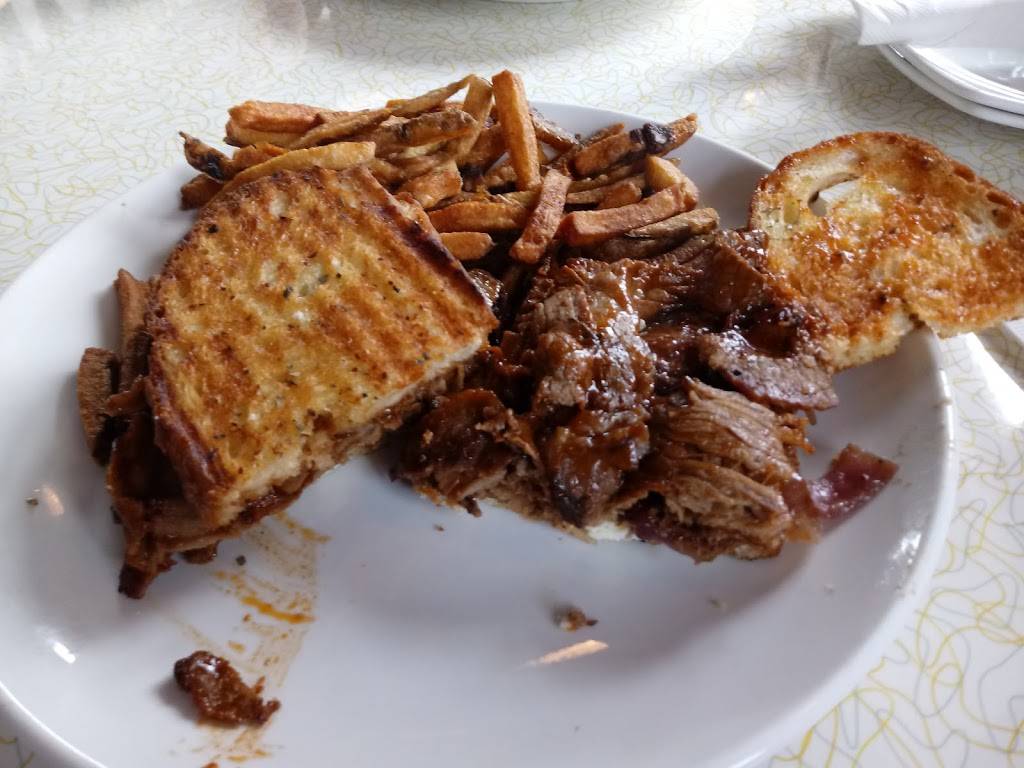 DAgostinos Pizza and Pub Wrigleyville | restaurant | 1351 W Addison St, Chicago, IL 60613, USA | 7734771822 OR +1 773-477-1822