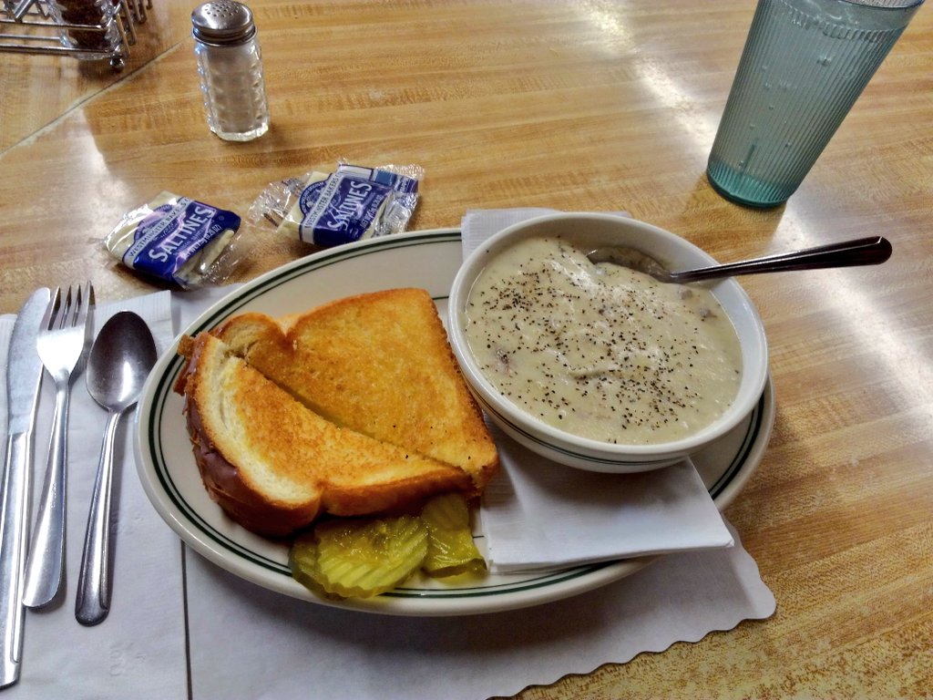 10-4 Cafe | restaurant | 703 Wine Country Rd, Grandview, WA 98930, USA | 5098823122 OR +1 509-882-3122