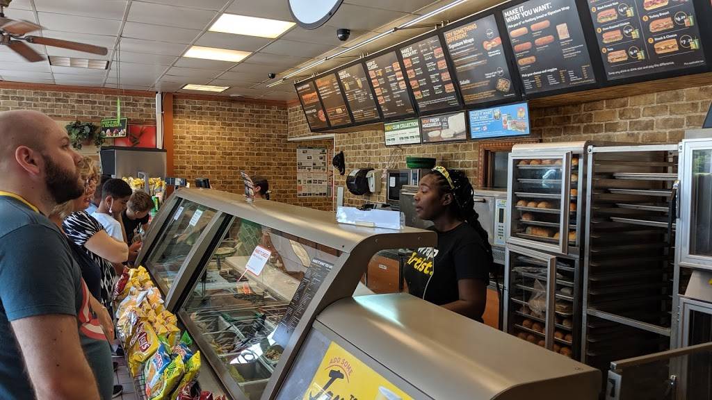 Subway | restaurant | 21415 TN-22, Wildersville, TN 38388, USA | 7319673552 OR +1 731-967-3552